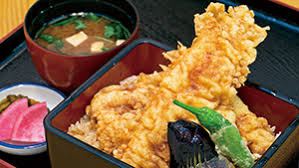 はみ出す穴子天重の迫力!!［Giant servings of eel tempura ...